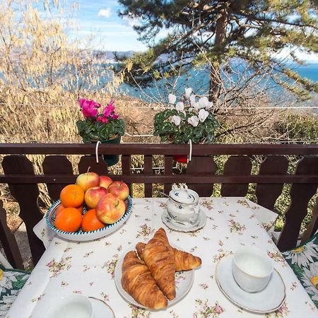 Comfy And Warm Ap With Balcony Surrounded With Beautiful Nature Ловран Екстериор снимка